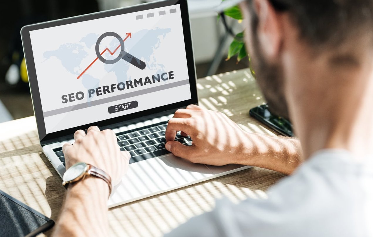 email marketing laptop