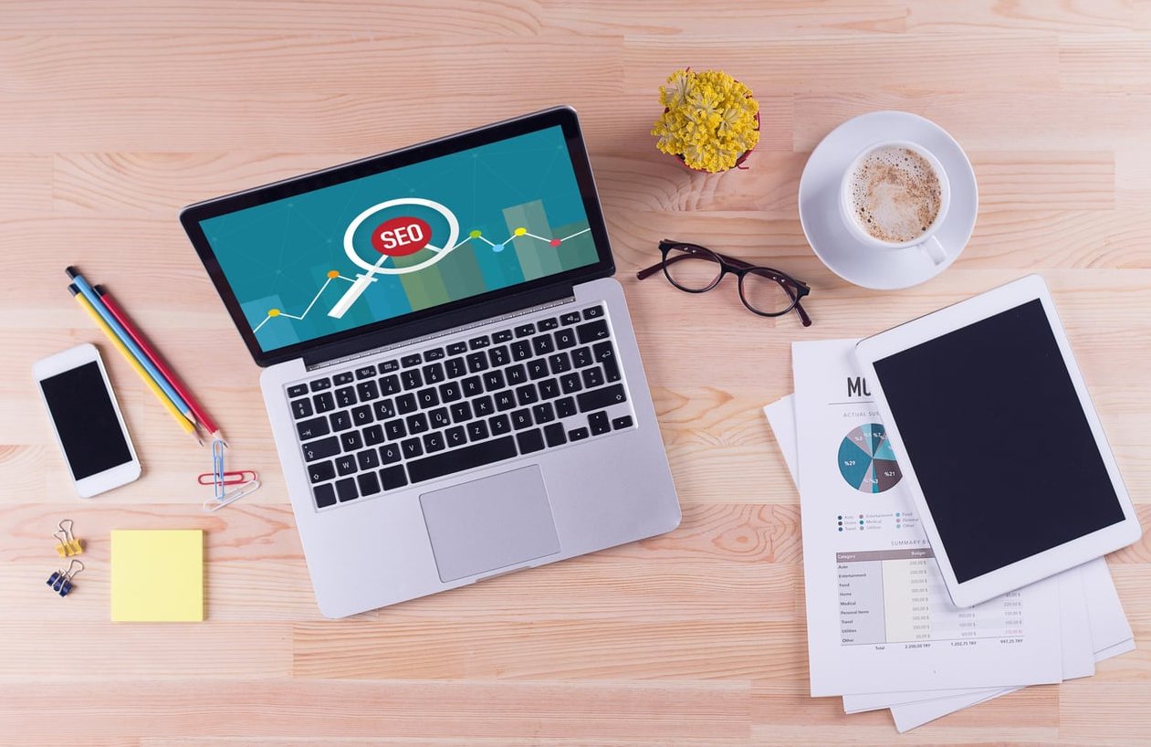 email marketing laptop
